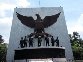 50 Nama Pahlawan Indonesia yang Wajib Kamu Ketahui