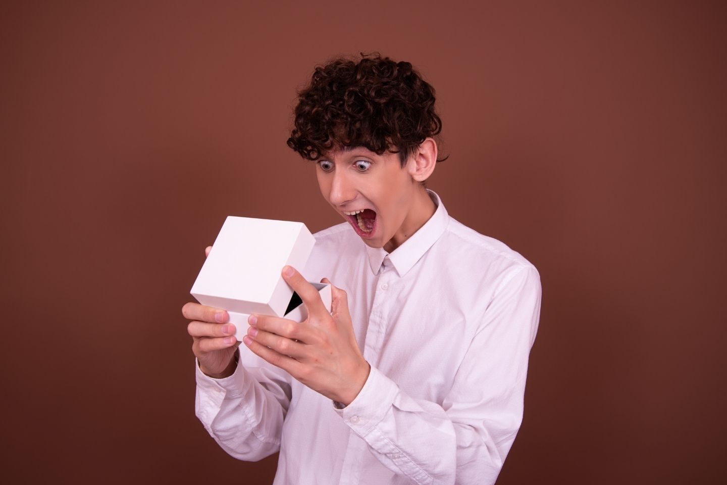 Hadiah untuk Cowok_ Panduan Lengkap Memilih Kado yang Tepat, Berkesan, dan Tidak Biasa