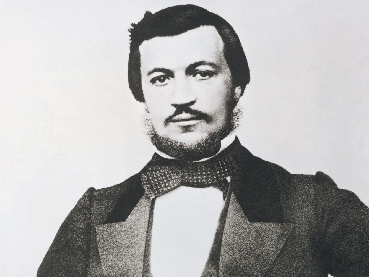 Siapa yang Menemukan Mesin Pembakaran Dalam Sejarah, Tokoh, dan Dampaknya hingga Sekarang