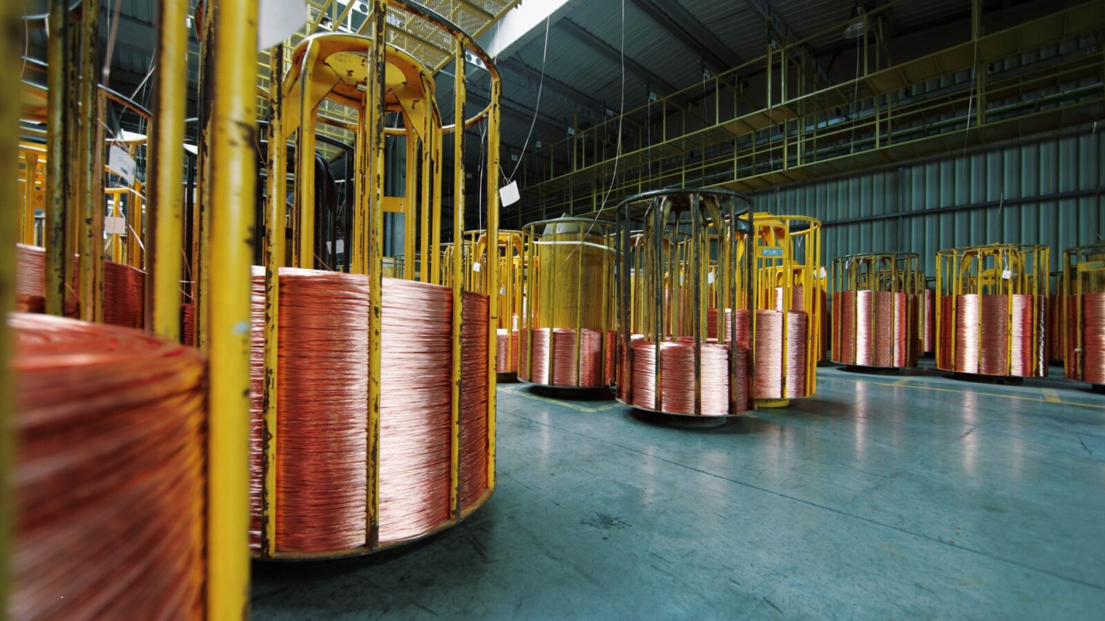 Harga Tembaga di Indonesia: Faktor Penentu, Tren Pasar, dan Cara Memantau Perubahannya