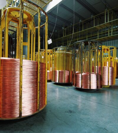 Harga Tembaga di Indonesia: Faktor Penentu, Tren Pasar, dan Cara Memantau Perubahannya