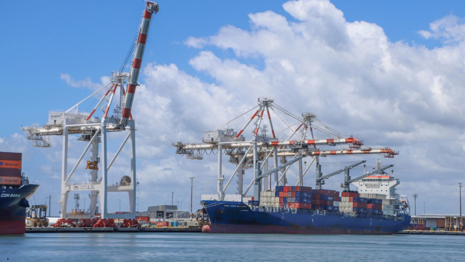 Jelaskan 3 Faktor yang Mendorong Terjadinya Perdagangan Antar Negara