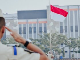 Lirik Lagu Berkibarlah Benderaku: Makna, Sejarah, dan Nilai Nasionalisme