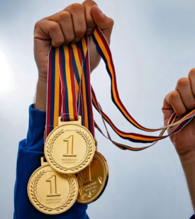 Medali Emas: Makna, Sejarah, dan Perannya dalam Dunia Olahraga