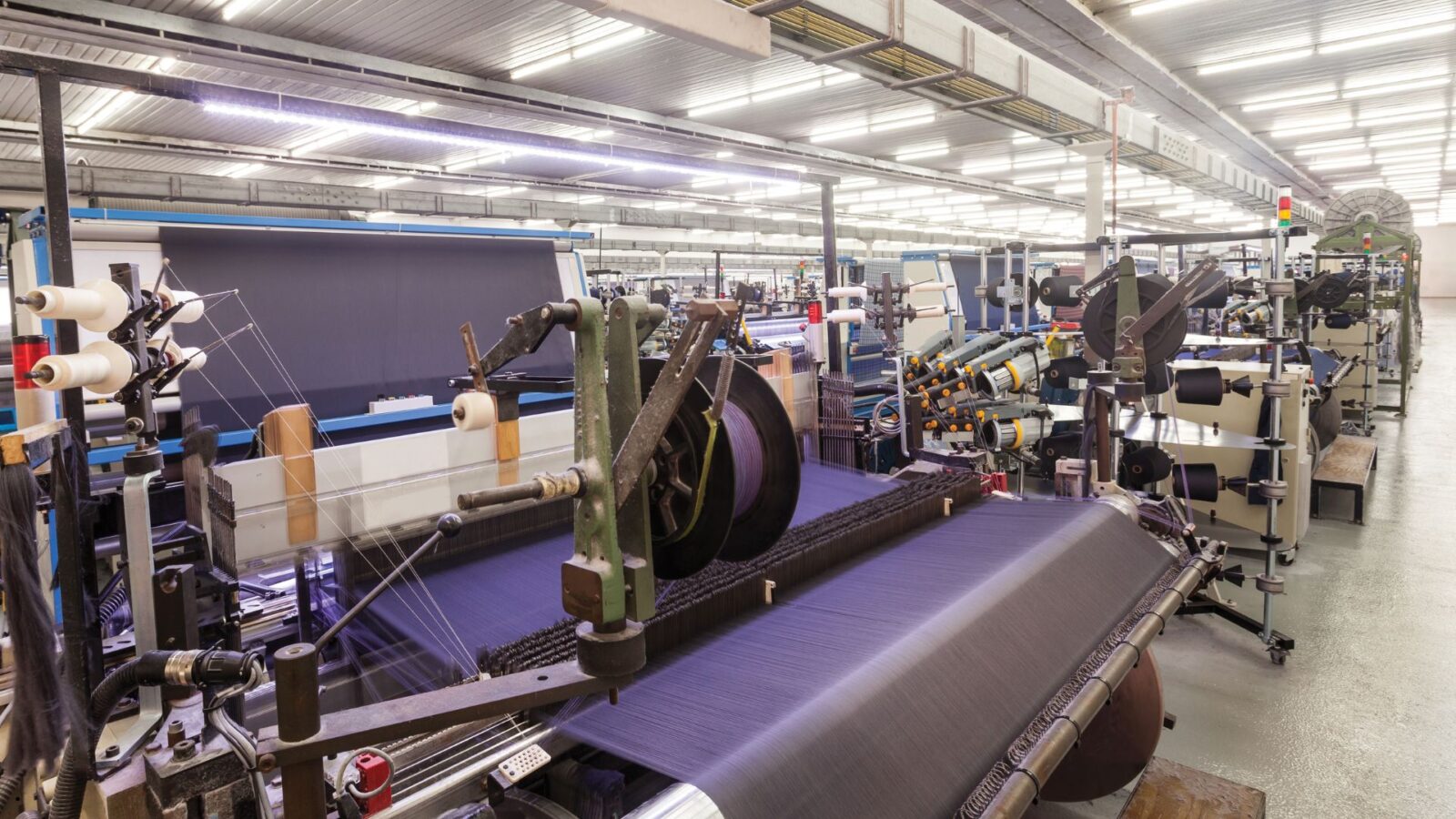 Pabrik Tekstil: Peran, Proses Produksi, dan Dampaknya bagi Industri Modern