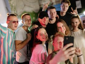 Penyebab Perubahan Sosial: Faktor Utama, Dampak, dan Contoh Nyata di Masyarakat