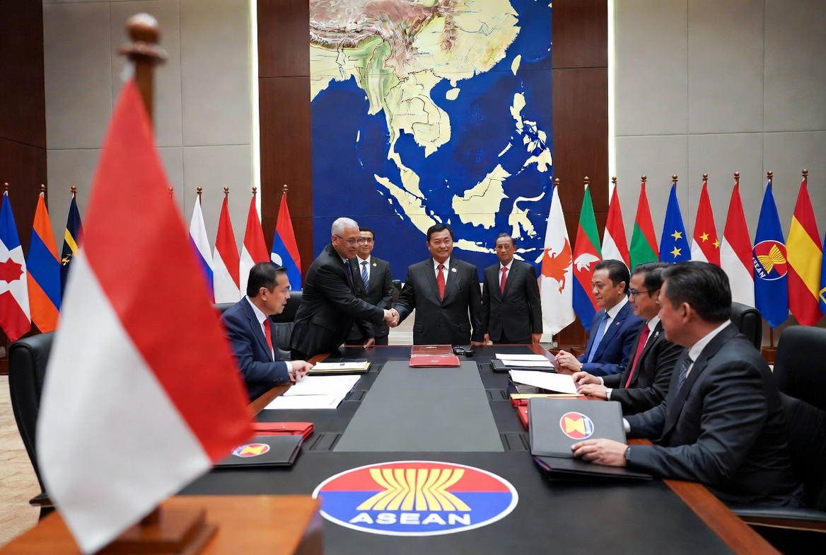 Contoh Peran Indonesia dalam ASEAN pada Bidang Politik dan Diplomasi
