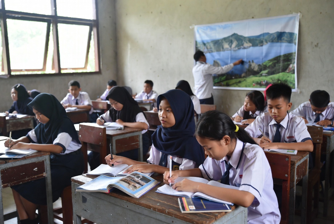 Struktur Teks Deskripsi Pengertian Ciri Ciri dan Contoh Lengkap yang Mudah Dipahami